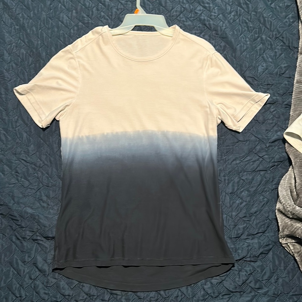 Men’s lululemon t shirt. Medium white